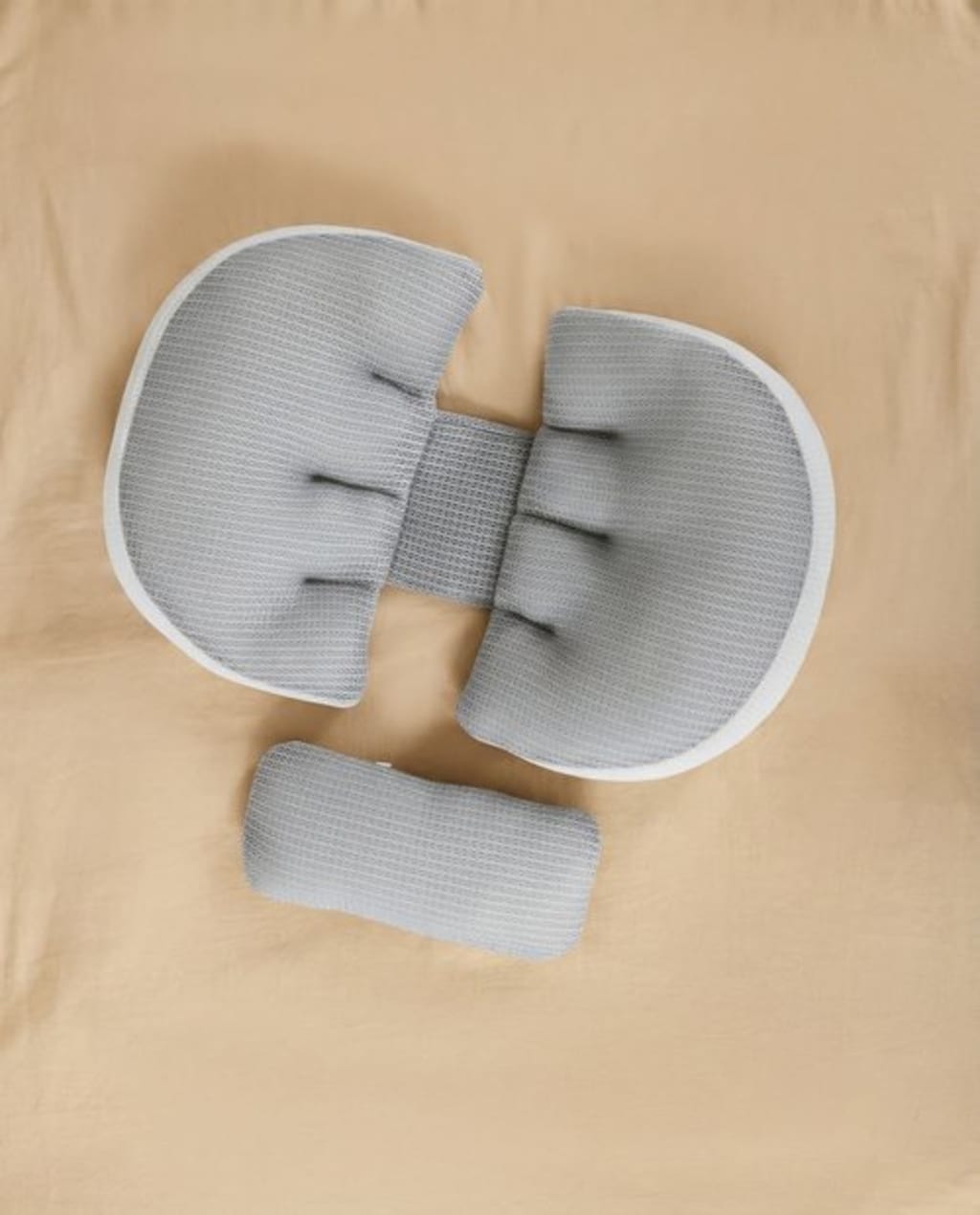 A COMFORTABLE PILLOW FOR PREGNANT WOMEN